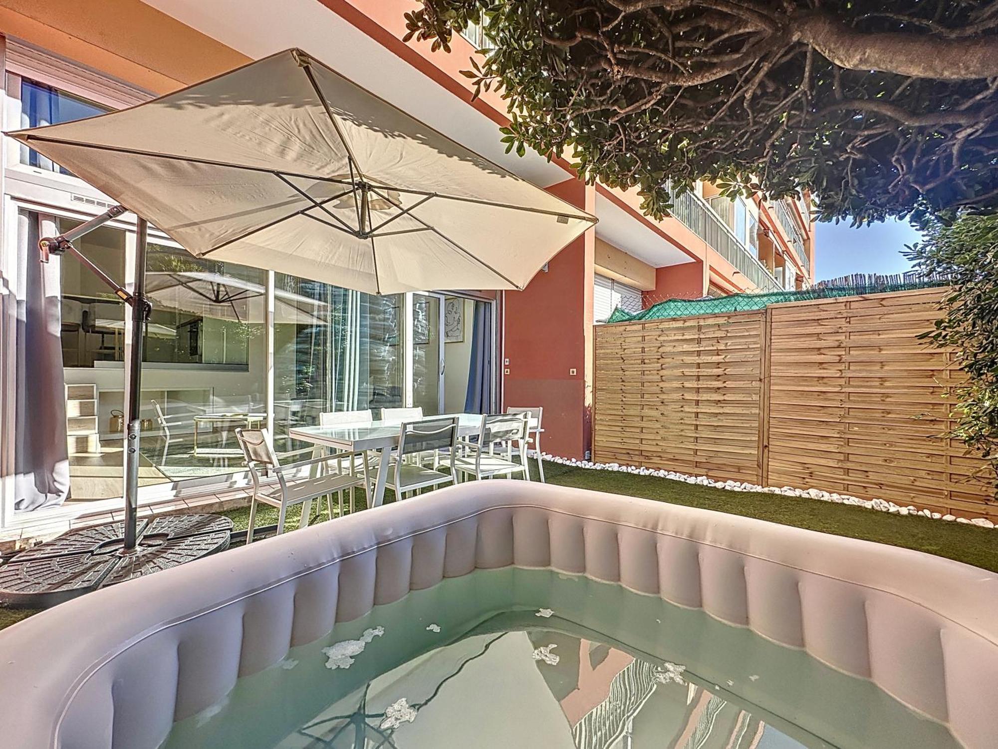 2 Pieces - Parking - Jacuzzi - Food & Drink - Love 멍똥 외부 사진